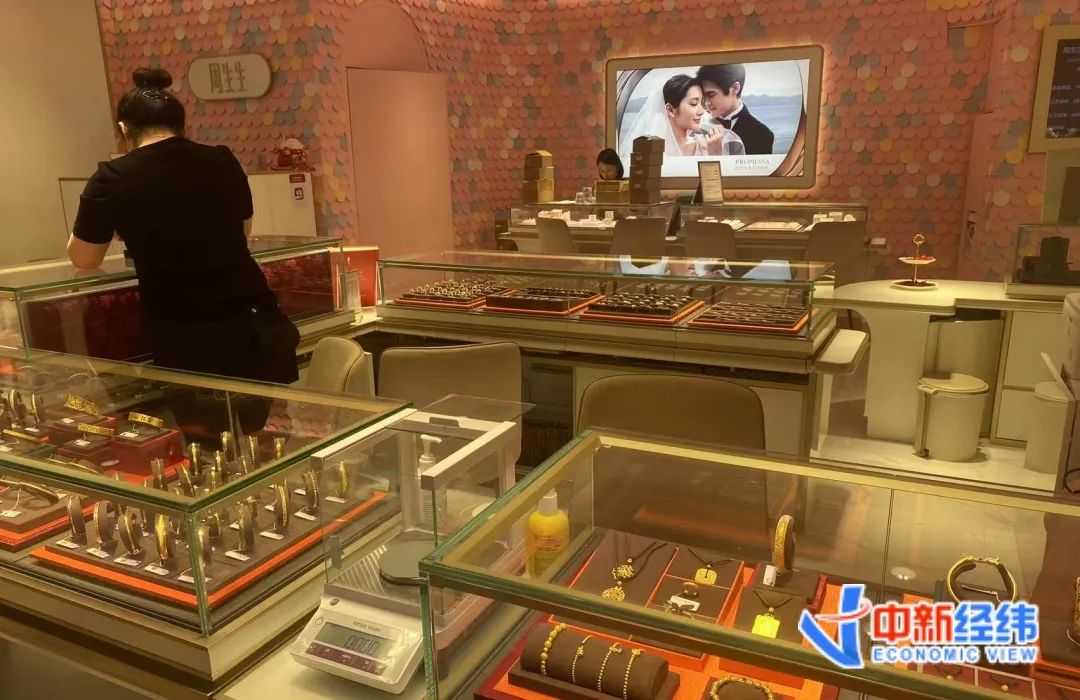 ▲周生生门店 中新经纬 李自曼摄