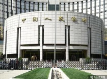 央行2025年11月17日开展8000亿买断式逆回购操作