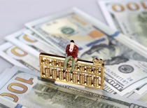 美股三大股指集体收高，ADP就业数据意外减少，微软AI软件销售预期下调