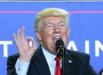 特朗普批评鲍威尔，呼吁降息