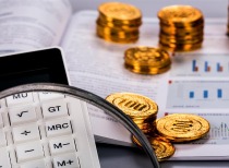 人民币强势升值 助推权益市场及大宗商品